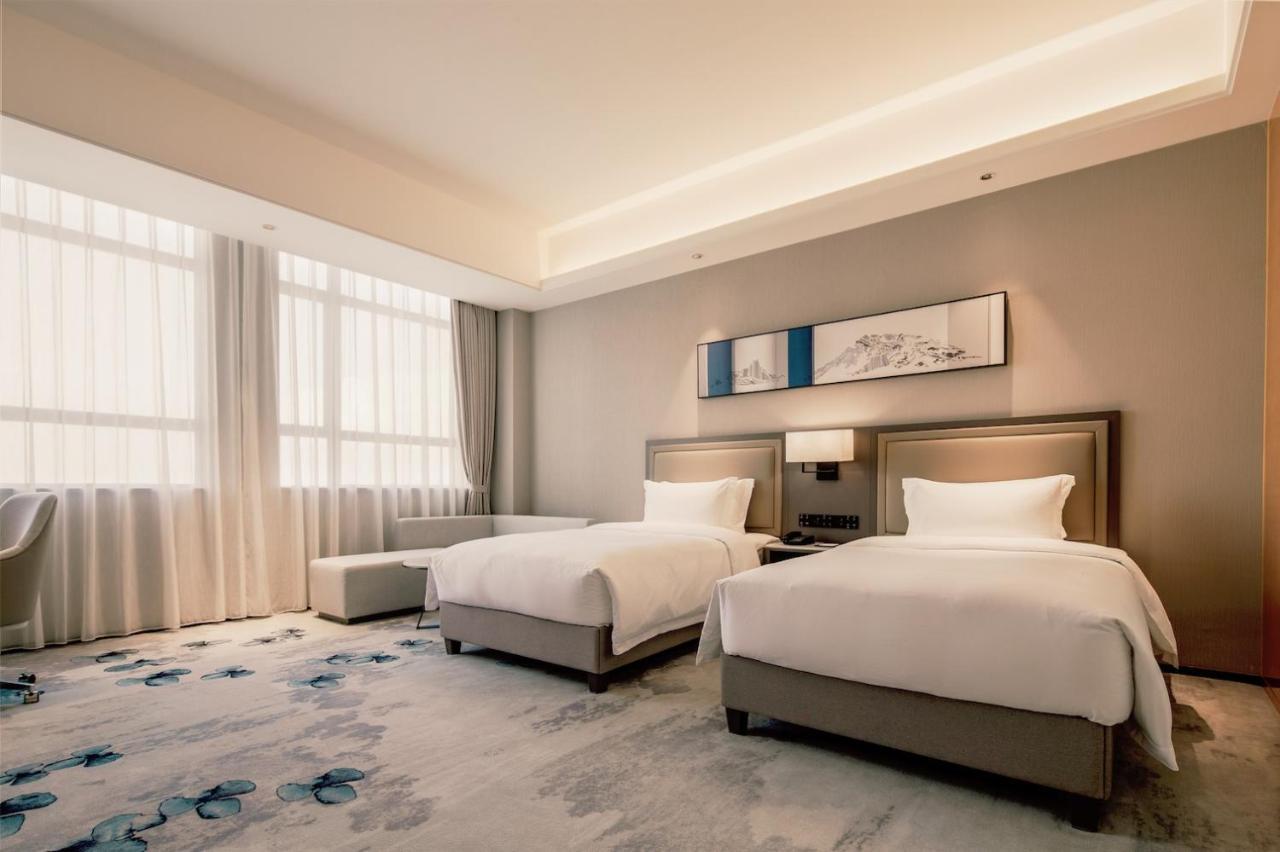 Southern Airlines Pearl Airport Hotel- Free Shuttle Bus To Airport