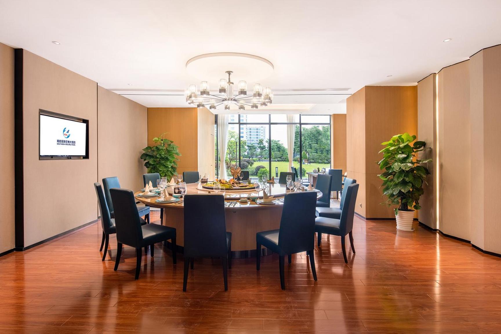 Southern Airlines Pearl Airport Hotel- Free Shuttle Bus To Airport