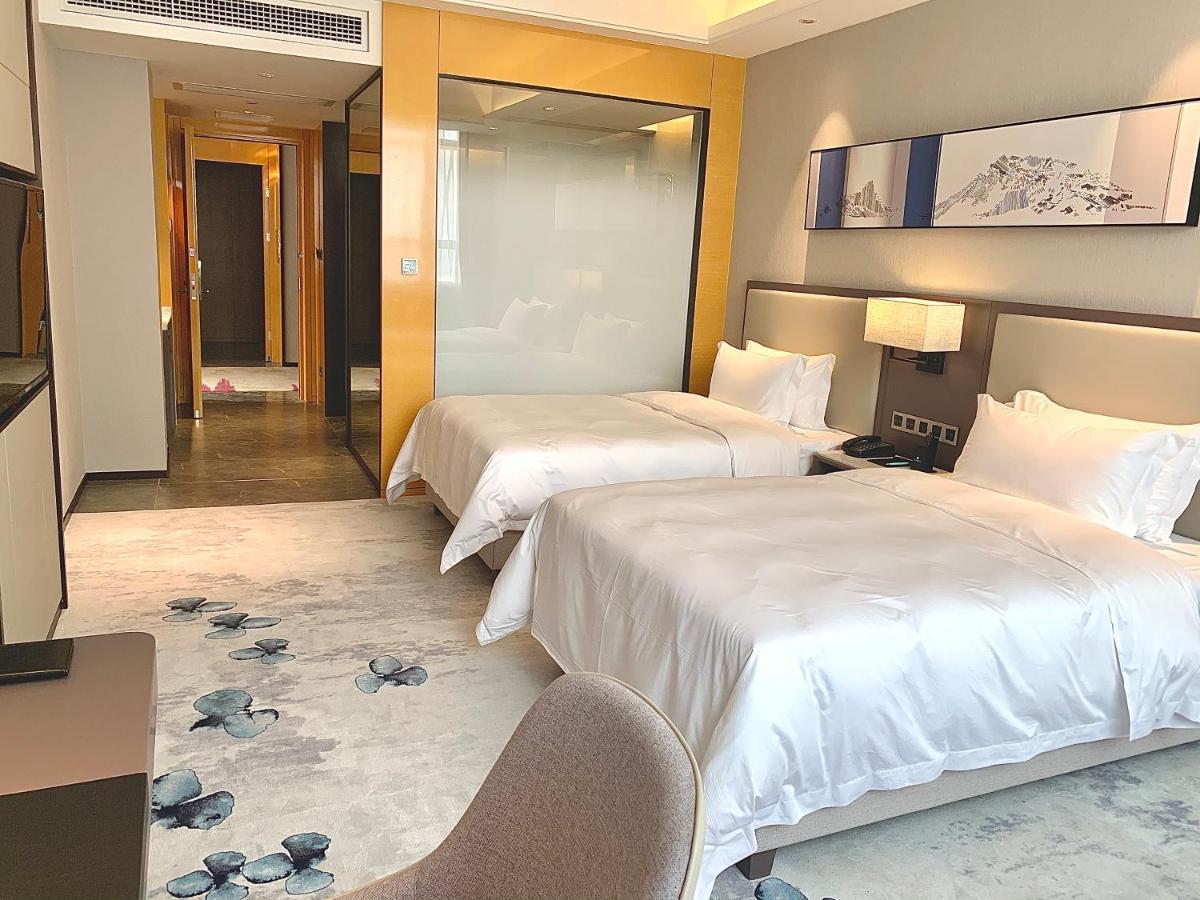 Southern Airlines Pearl Airport Hotel- Free Shuttle Bus To Airport 5*